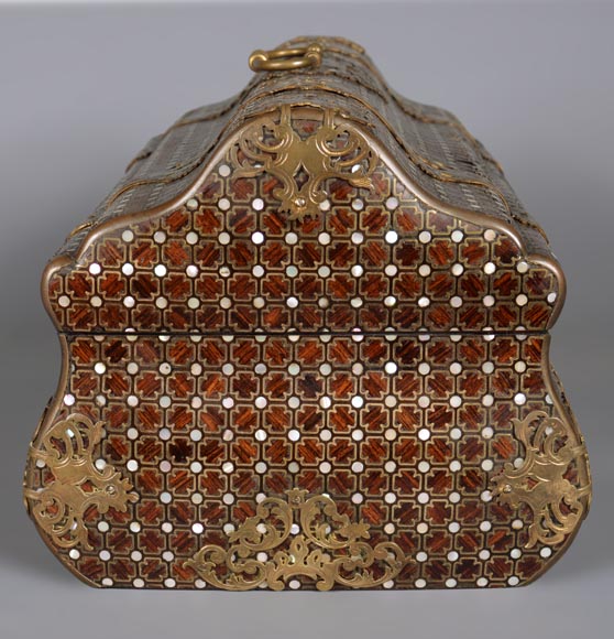阿方斯.吉鲁公司(ALPHONSE GIROUX & Cie)-公爵冠冕下方贴着首字母“D.B.”落款的小号多瓣盒-7
